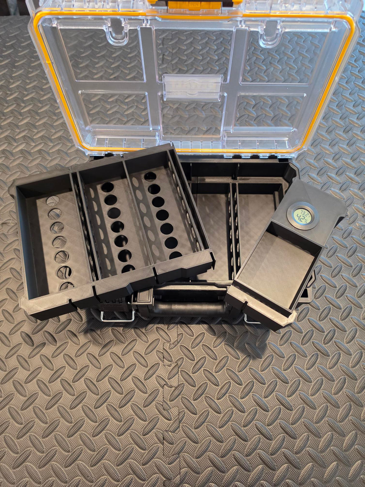 DEWALT DWST08020 Cigar Humidor Insert Kit | 50 Cigar Capacity | Digital Hygrometer | Boveda Storage | Cigar Accessory Organizer