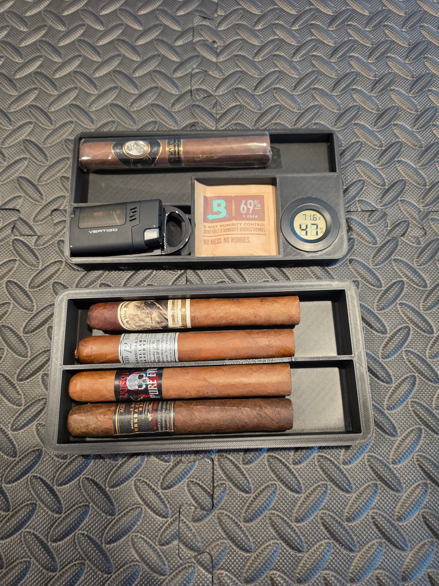 Cigar Humidor Insert for Harbor Freight Apache 550 Case | Holds up to 6 Cigars | Hygrometer Included | Travel Cigar Organizer