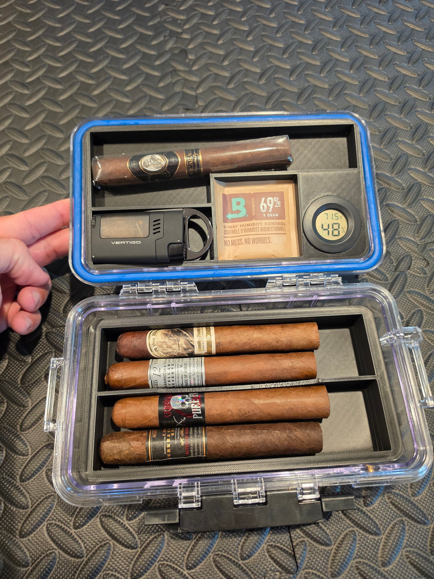 Cigar Humidor Insert for Harbor Freight Apache 550 Case | Holds up to 6 Cigars | Hygrometer Included | Travel Cigar Organizer