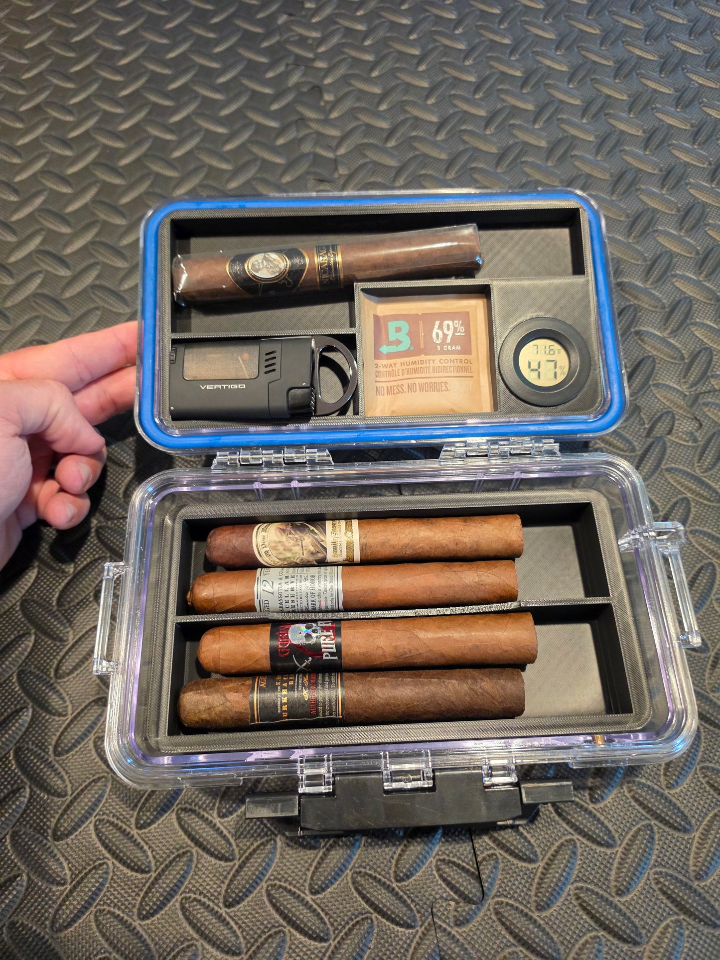 Cigar Humidor Insert for Harbor Freight Apache 550 Case | Holds up to 6 Cigars | Hygrometer Included | Travel Cigar Organizer