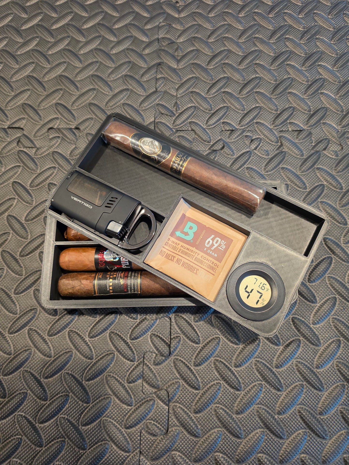 Cigar Humidor Insert for Harbor Freight Apache 550 Case | Holds up to 6 Cigars | Hygrometer Included | Travel Cigar Organizer